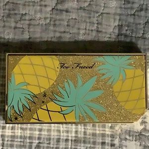 Too Faced Sparkling Pineapple eye shadow palette